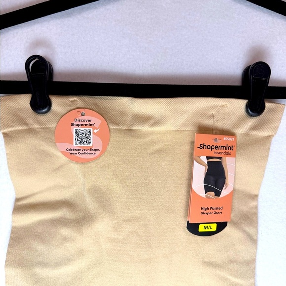 New Shapermint Essentials Highwaisted Shaper Shorts. Size M/L - Picture 2 of 3